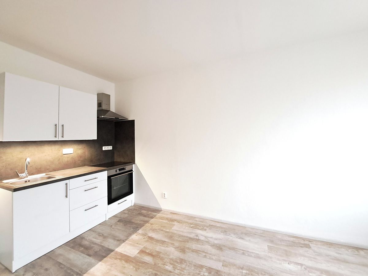 Pronájem bytu 1+kk 27 m², Zlín – fotka 1 z 3