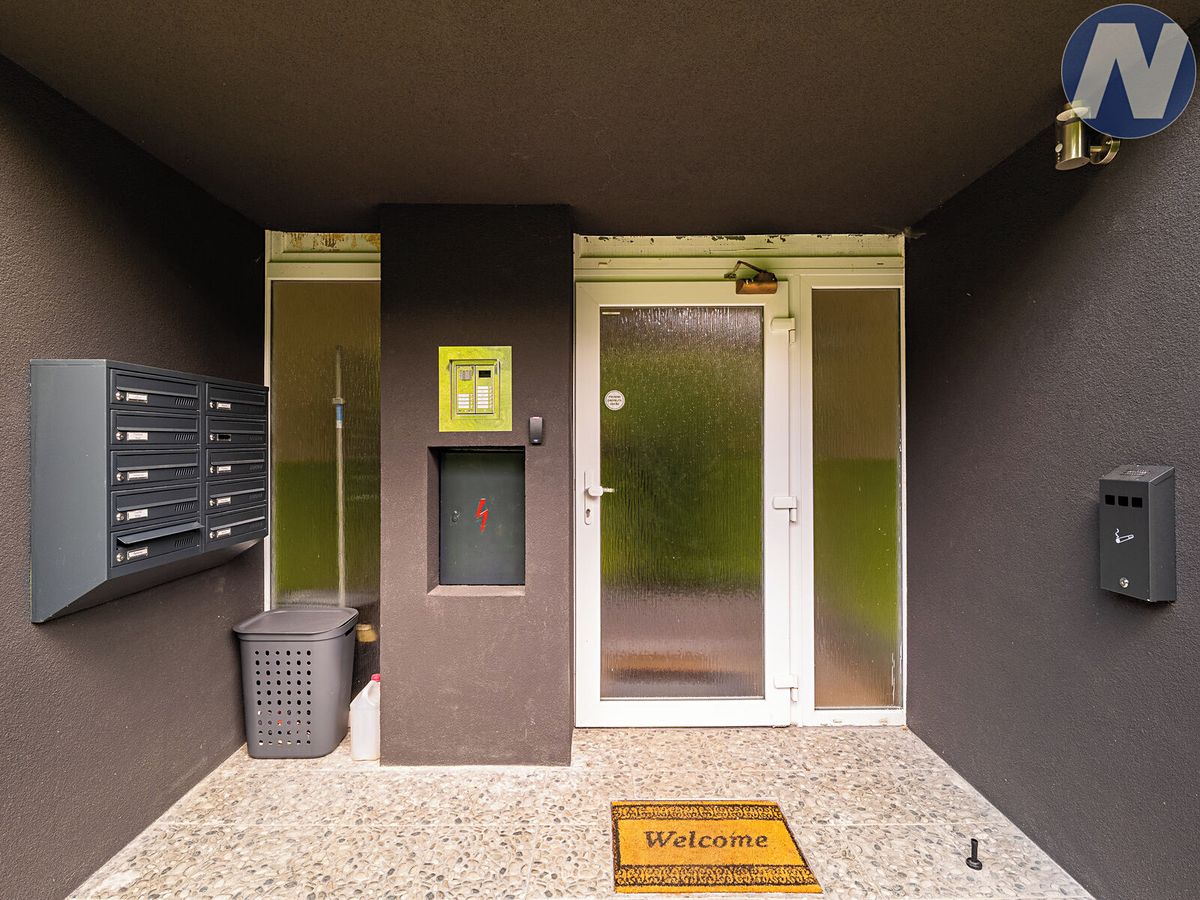 Pronájem komerční nemovitosti 21 m² – fotografie 2