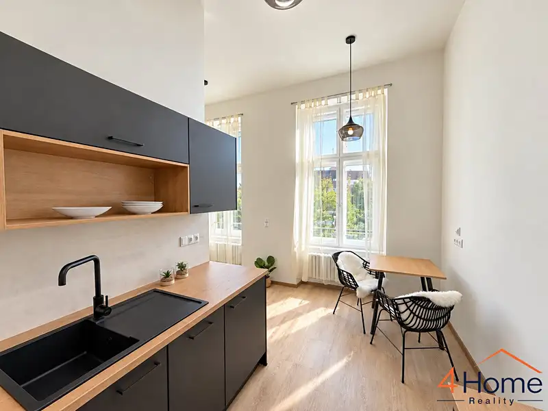 Pronájem bytu 1+kk 30 m², Brno – náhled fotky 1