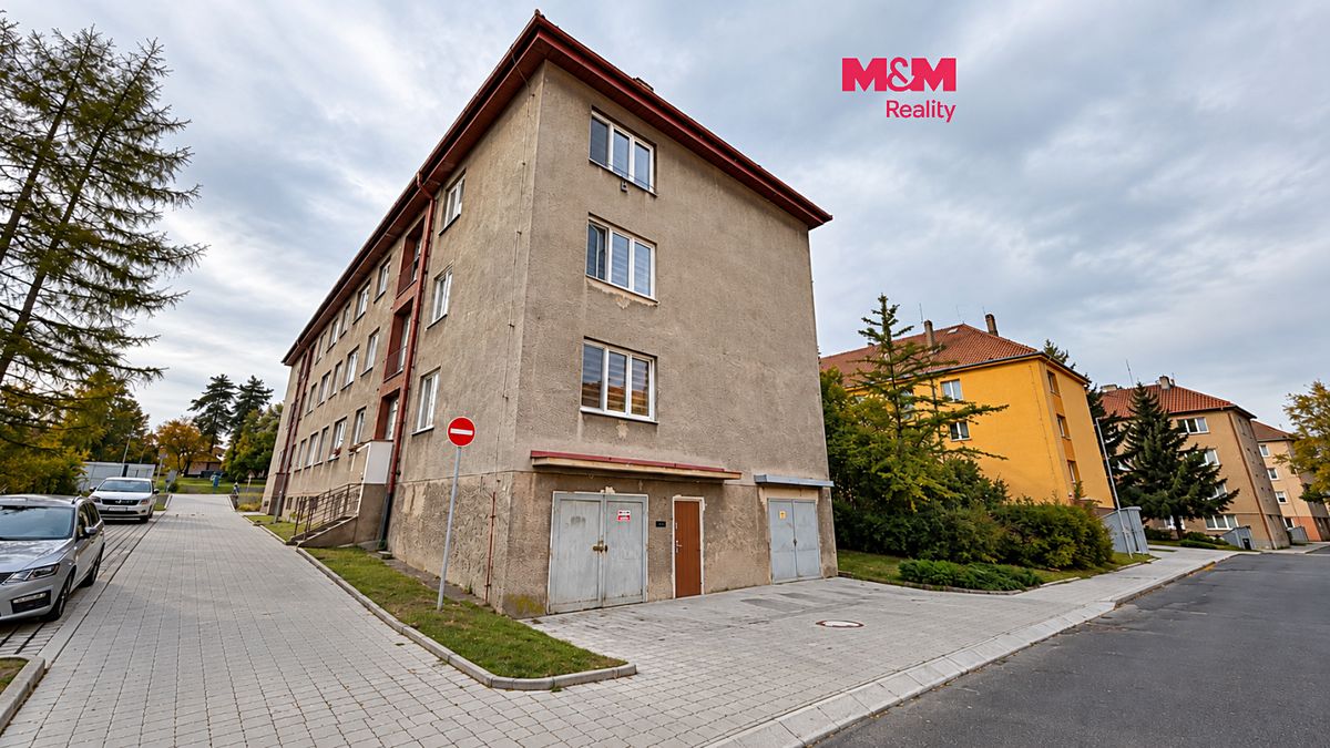 Pronájem bytu 2+1 56 m², Louny – fotka 1 z 3