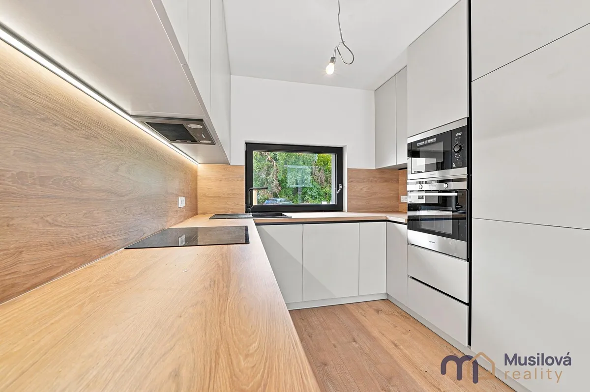 Pronájem rodinného domu 92 m², pozemek 300 m²