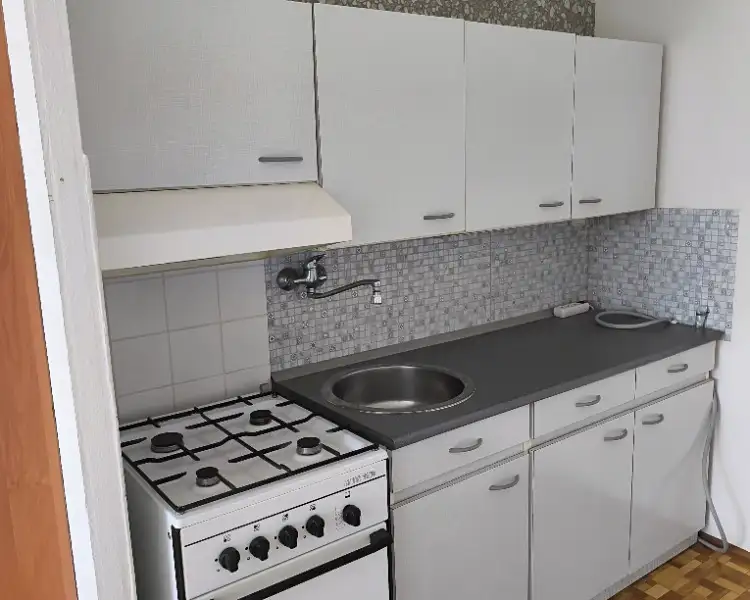 Pronájem bytu 1+kk 36 m², Kladno – náhled fotky 3