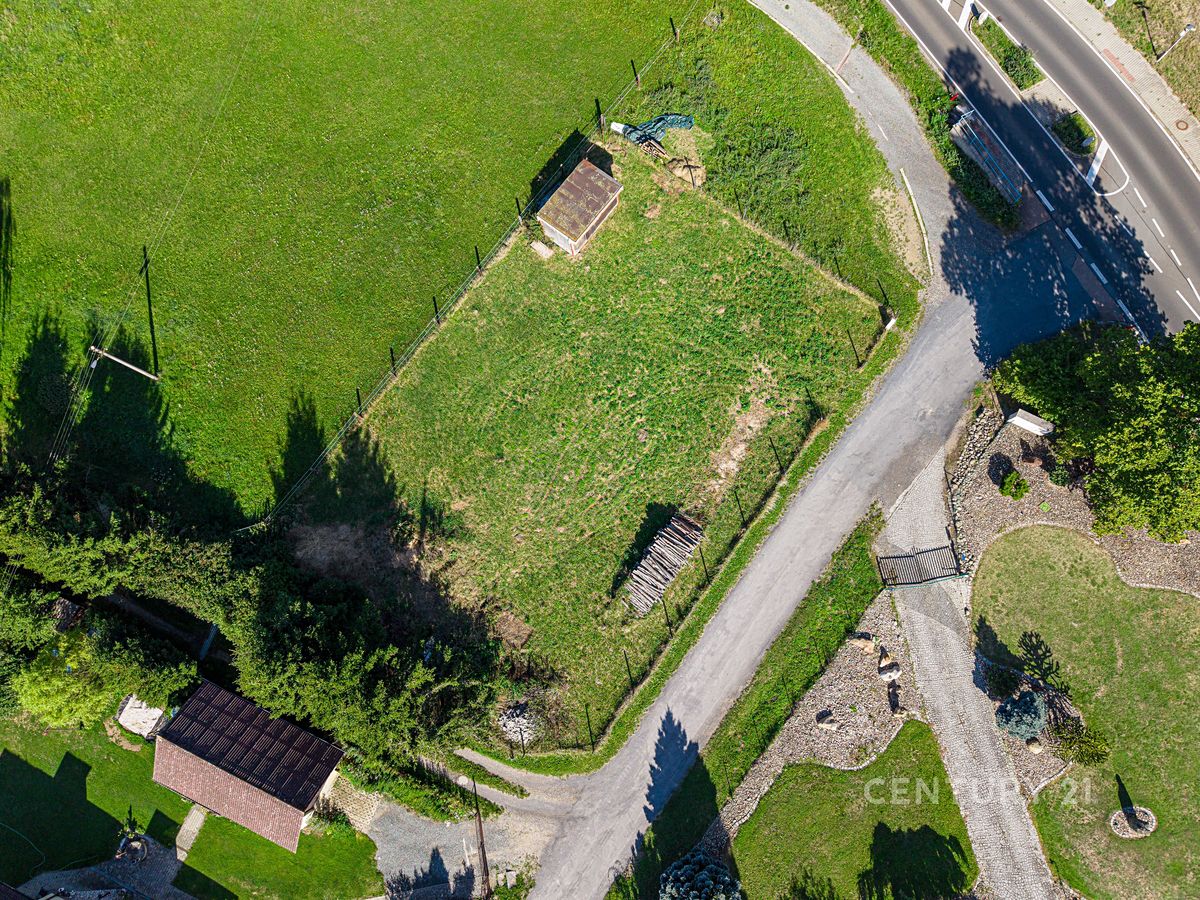 Prodej stavebního pozemku 982 m² – fotografie 5