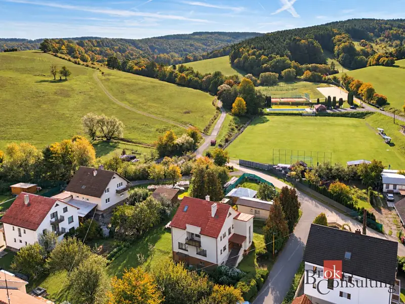Prodej rodinného domu 308 m², pozemek 800 m², Sehradice – náhled fotky 1