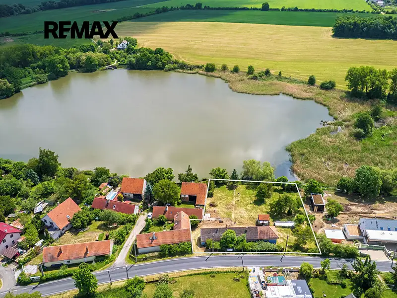 Prodej stavebního pozemku 2517 m², Liteň – náhled fotky 3