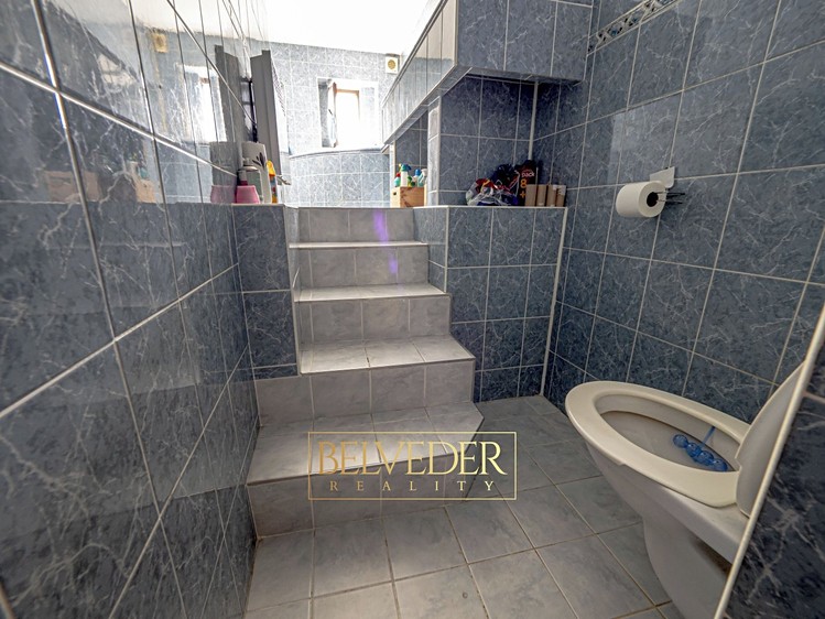 Комерційне приміщення на продаж, 430 м² (48 з 53)