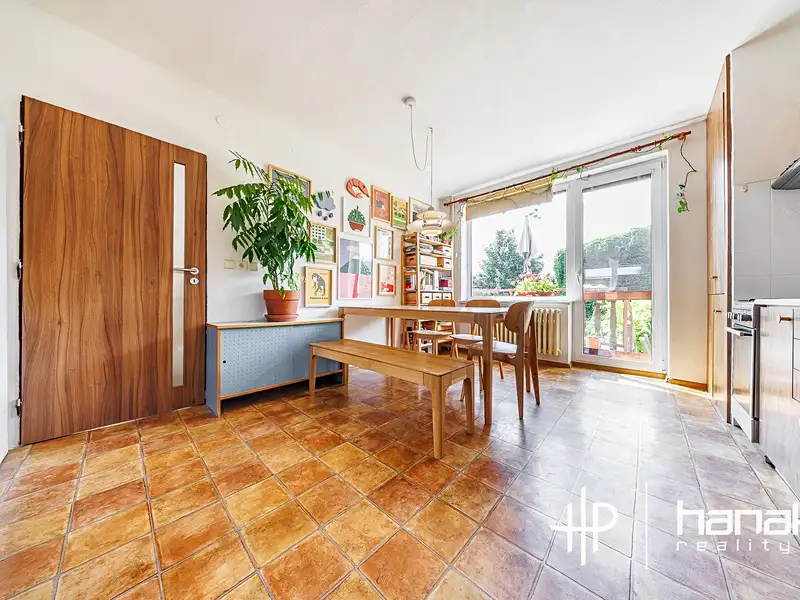 Prodej rodinného domu 243 m², pozemek 939 m², Hradčany-Kobeřice – náhled fotky 3