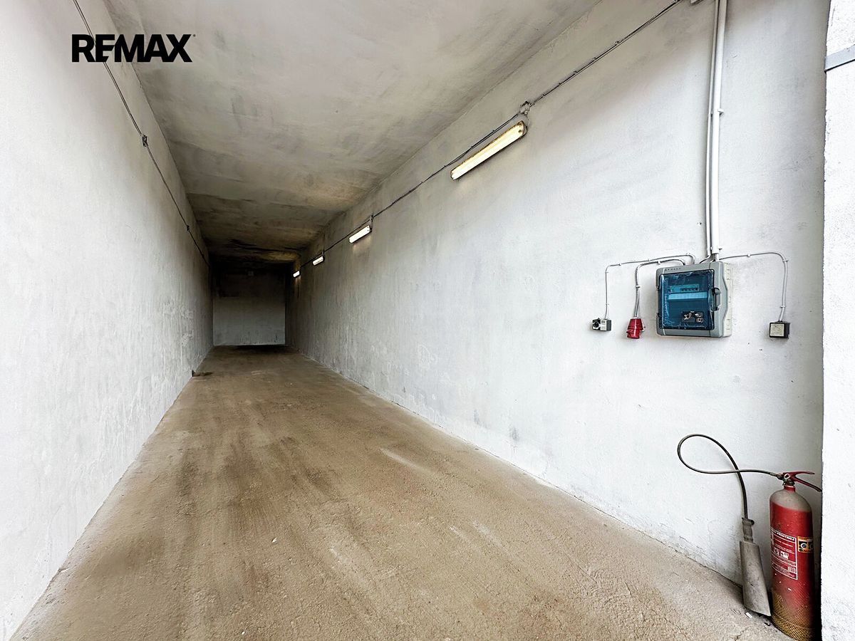 Pronájem garáže 69 m² – fotografie 3