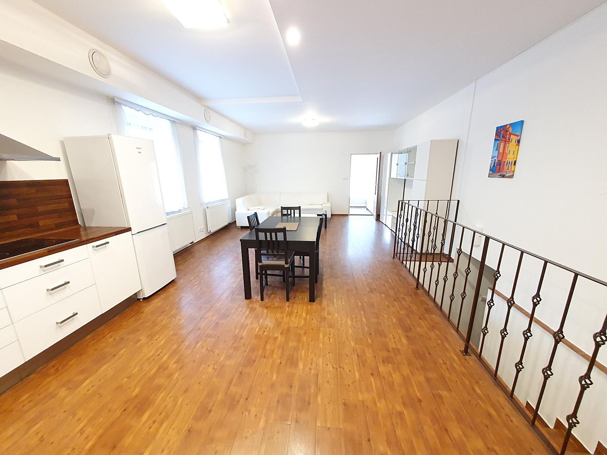 Pronájem bytu 2+kk 85 m² – fotografie 3