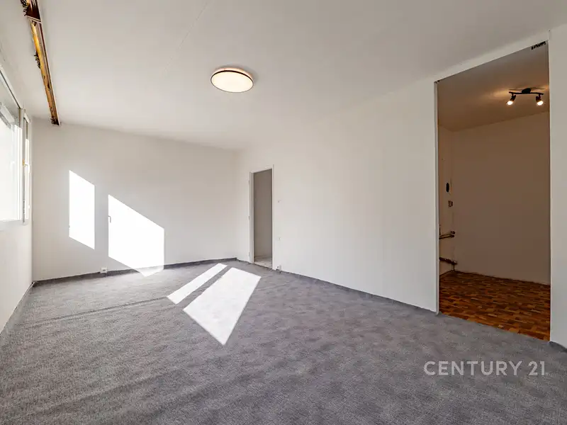 Prodej bytu 1+kk 32 m², Praha – náhled fotky 2