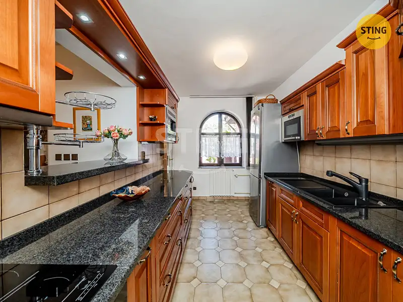 Prodej rodinného domu 249 m², pozemek 2385 m², Frýdek-Místek – náhled fotky 3
