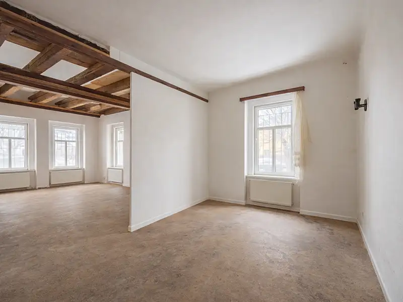 Prodej rodinného domu 1500 m², pozemek 2288 m², Jince – náhled fotky 1