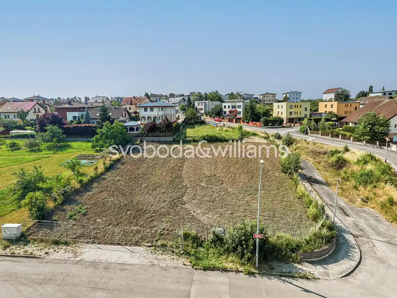 Prodej stavebního pozemku 1311 m², Praha – náhled fotky 1