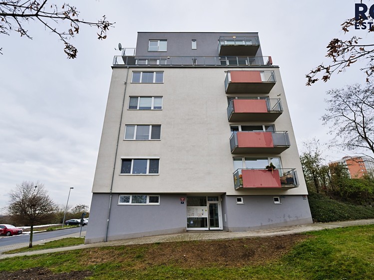 Pronájem bytu 3+kk, 80 m² (2 z 15)