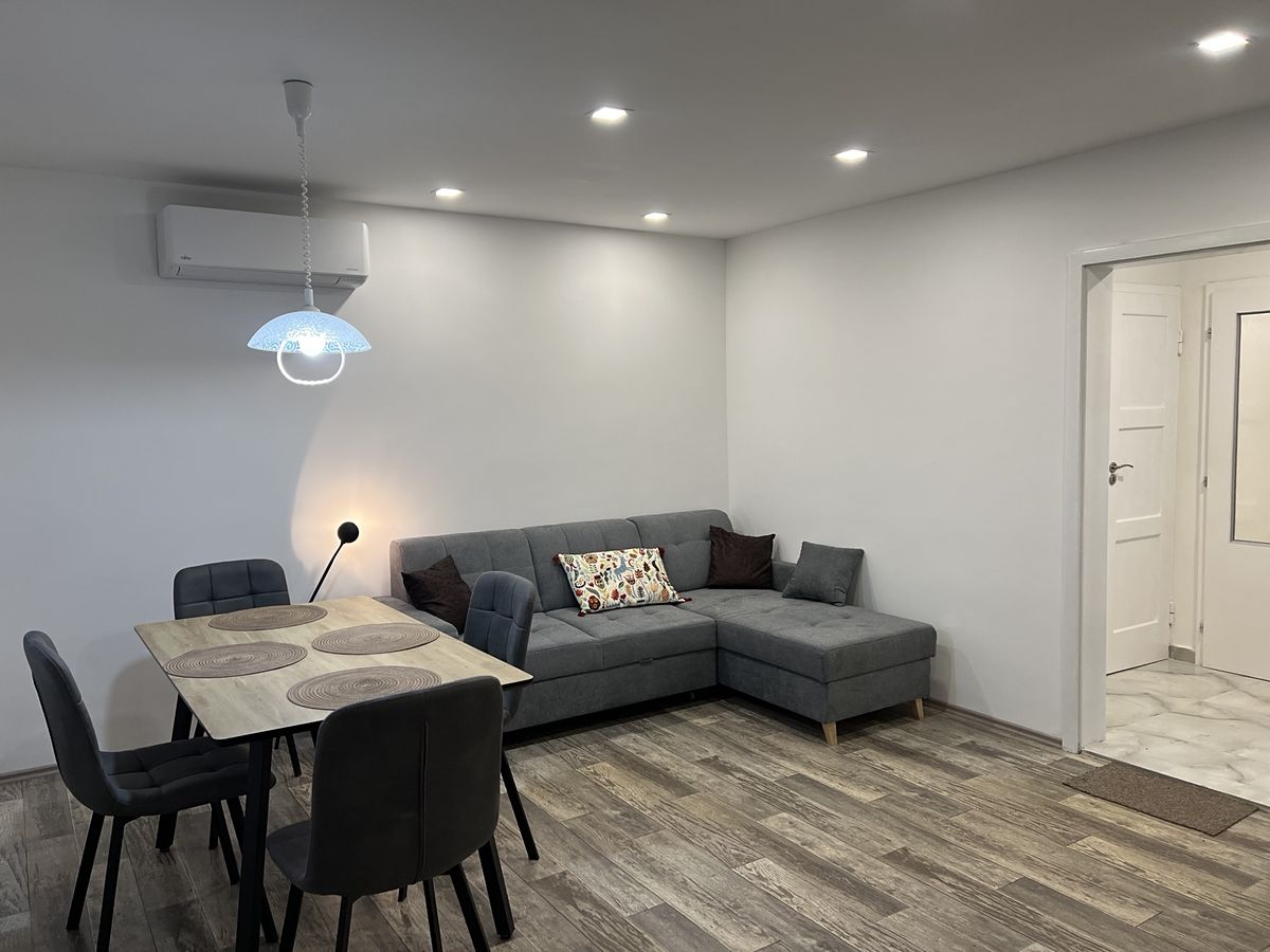 Pronájem rodinného domu 75 m², pozemek 235 m², Zlín – fotka 1 z 3