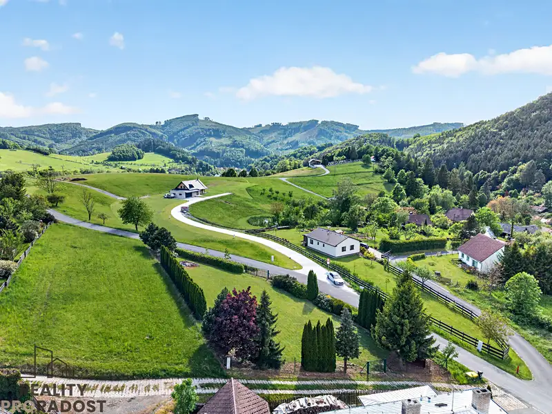 Prodej stavebního pozemku 938 m², Rusava – náhled fotky 1