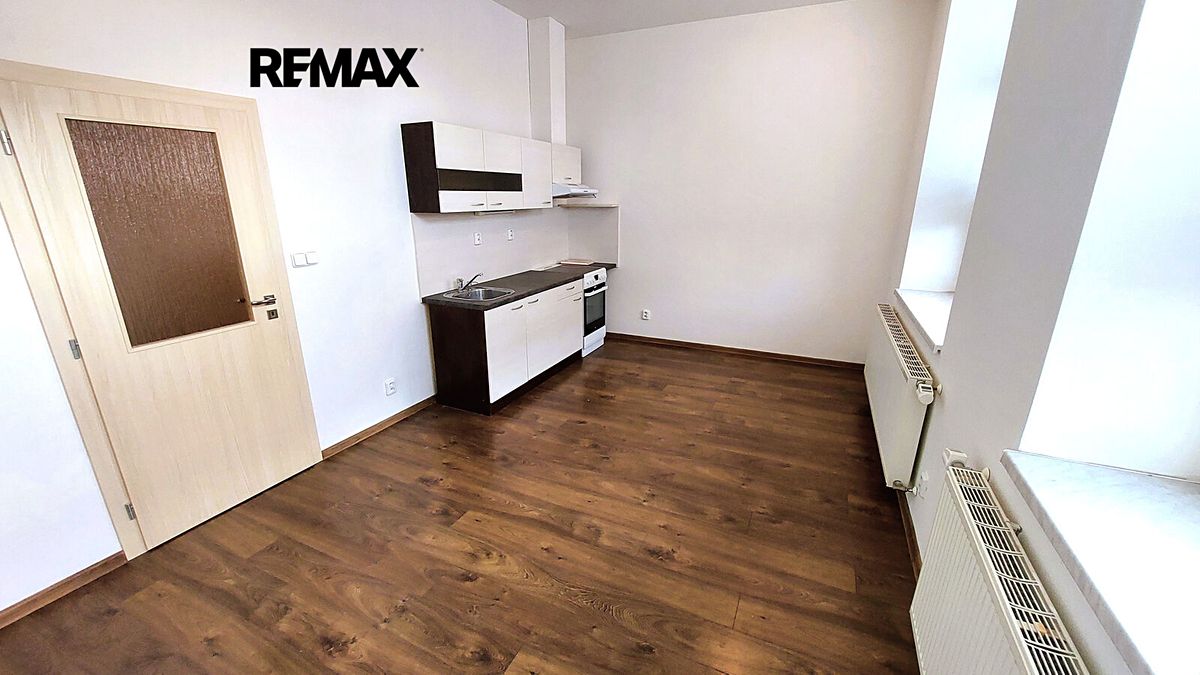 Pronájem bytu 1+kk 31 m², Rousínov – fotka 1 z 3