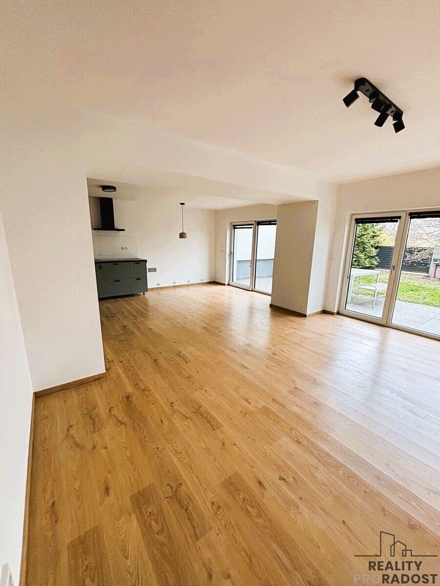 Pronájem rodinného domu 120 m², pozemek 260 m² – fotografie 3