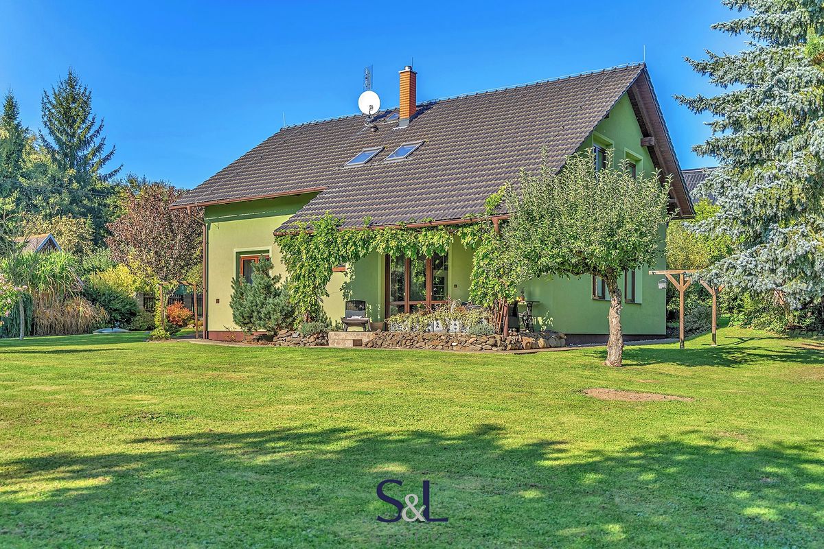 Prodej rodinného domu 181 m², pozemek 3038 m², Volfartice – fotka 1 z 3