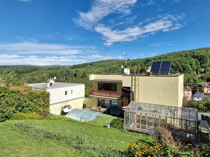 Pronájem rodinného domu 250 m², pozemek 1554 m², Luhačovice – náhled fotky 2