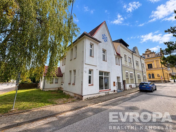 Prodej domu, 210 m² (1 z 15)