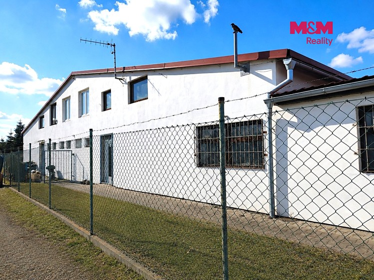 Prodej komerčního prostoru, 972 m² (2 z 11)