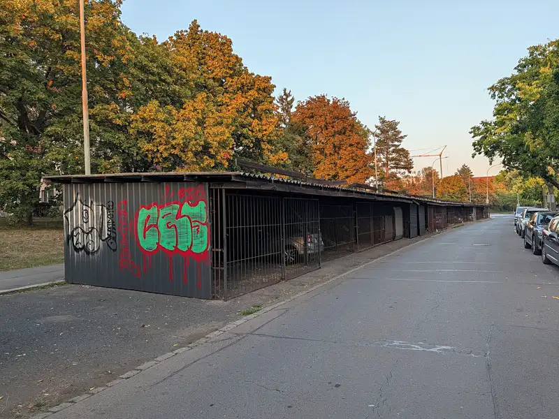 Prodej garážového stání 11 m², Praha – náhled fotky 2