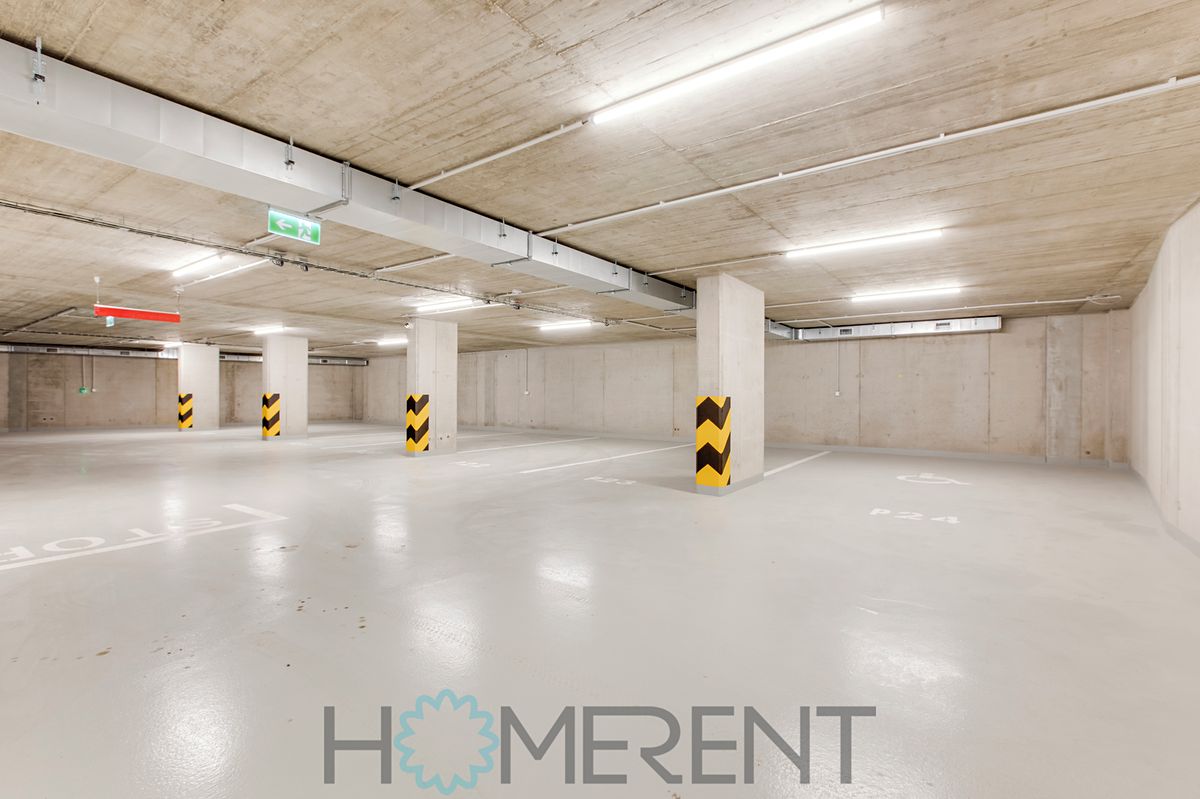 Pronájem garážového stání 15 m², Praha – fotka 1 z 3