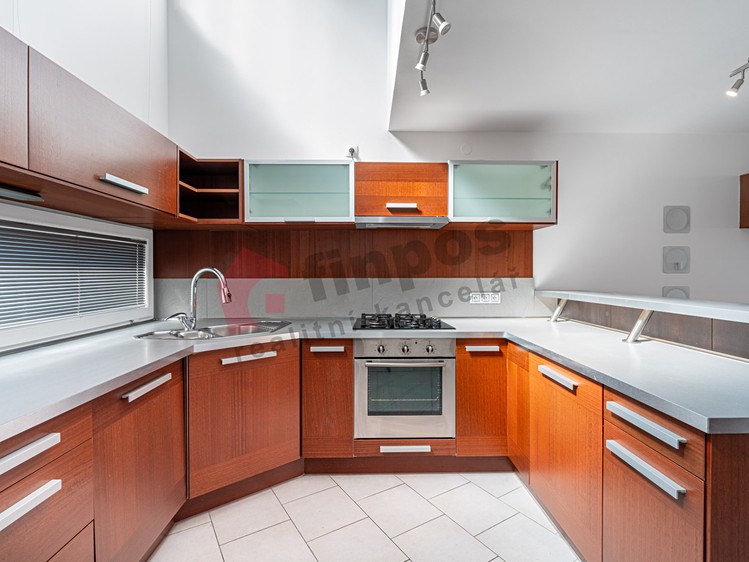 Pronájem bytu 3+kk, 105 m² (8 z 17)