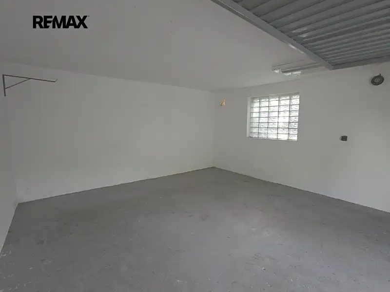 Prodej garáže 27 m², Praha – náhled fotky 3