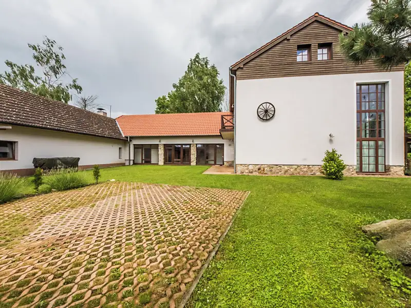 Prodej vícegeneračního domu 420 m², pozemek 1540 m², Struhařov – náhled fotky 3
