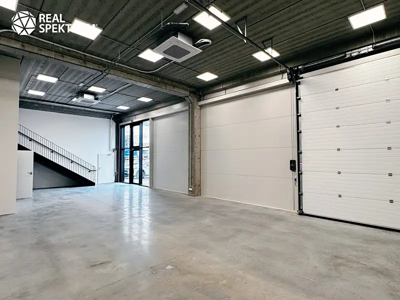 Pronájem obchodního prostoru 235 m², Brno – náhled fotky 1