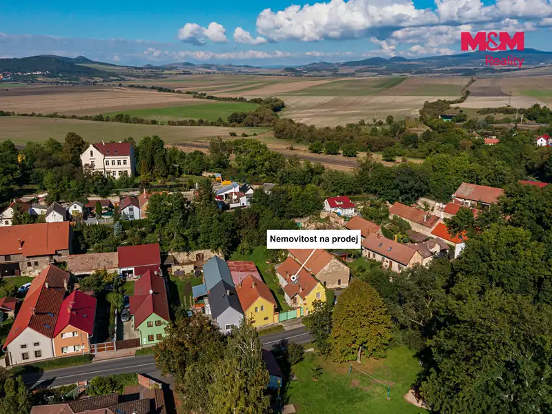 Prodej rodinného domu 240 m², pozemek 1012 m², Počedělice – náhled fotky 2