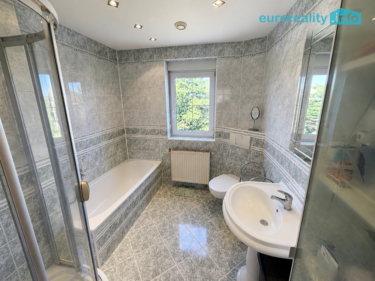 Prodej domu, 220 m² (16 z 33)