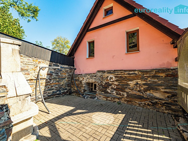 Prodej domu, 70 m² (24 z 30)
