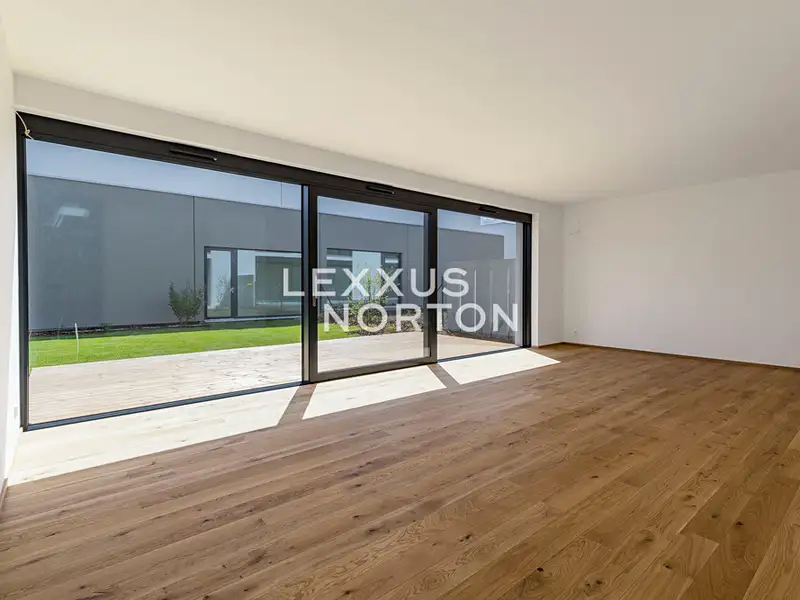 Prodej rodinného domu 189 m², pozemek 340 m², Praha – náhled fotky 2