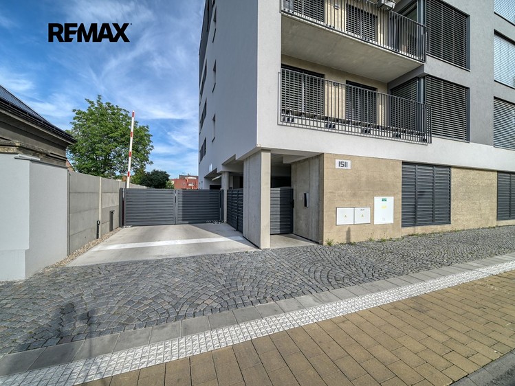 Pronájem bytu 1+kk, 32 m² (19 z 20)