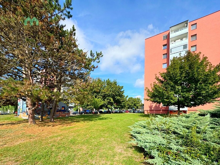 Pronájem bytu 2+kk, 36 m² (32 z 43)