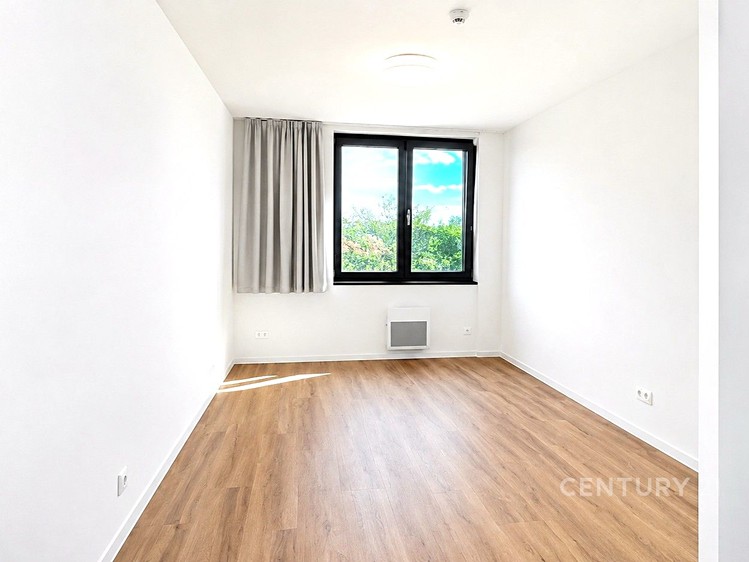 Pronájem bytu 2+kk, 55 m² (6 z 10)