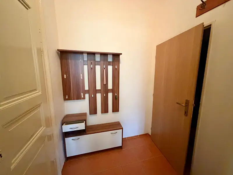 Pronájem bytu 1+1 50 m², Praha – náhled fotky 2