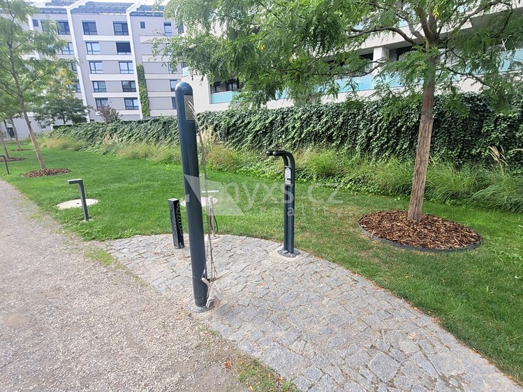 Pronájem bytu 1+kk, 33 m² (8 z 22)