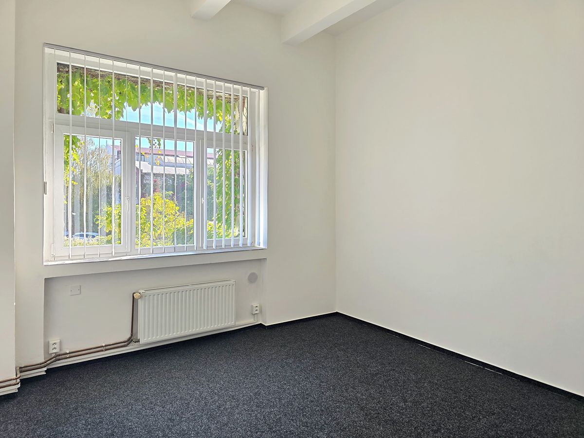 Pronájem kanceláře 18 m² – fotografie 3