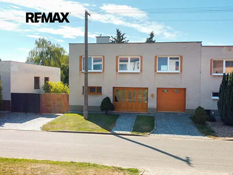 Prodej rodinného domu 245 m², pozemek 914 m², Prušánky – náhled fotky 1