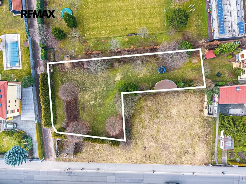 Prodej stavebního pozemku 661 m², Praha – náhled fotky 3