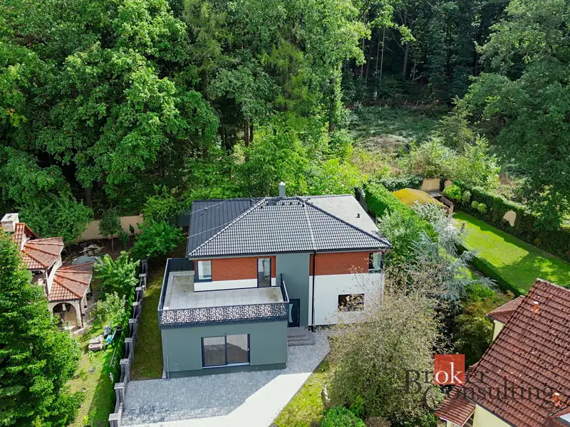 Prodej vily 316 m², pozemek 701 m², Plzeň – náhled fotky 3
