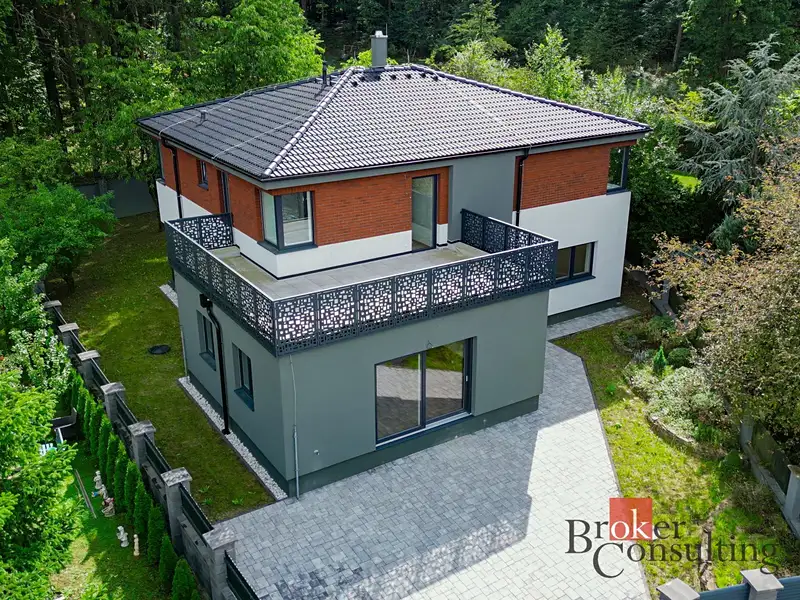 Prodej vily 316 m², pozemek 701 m², Plzeň – náhled fotky 1