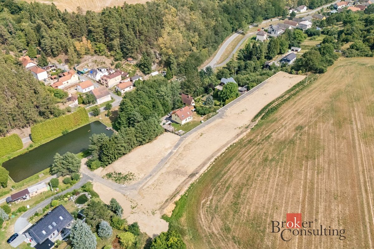 Prodej stavebního pozemku 801 m², Hromnice – fotka 1 z 3