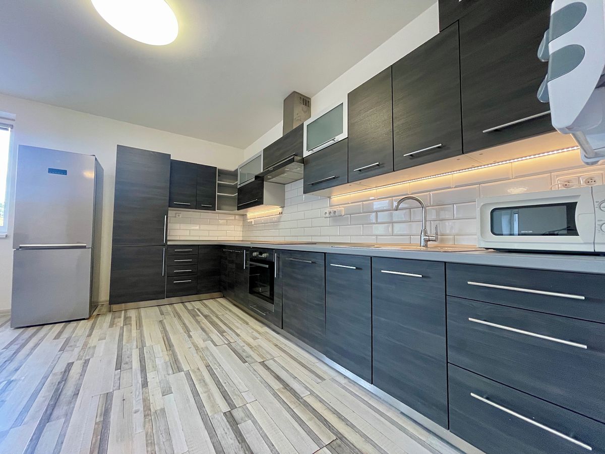 Pronájem bytu 3+kk 100 m² – fotografie 2