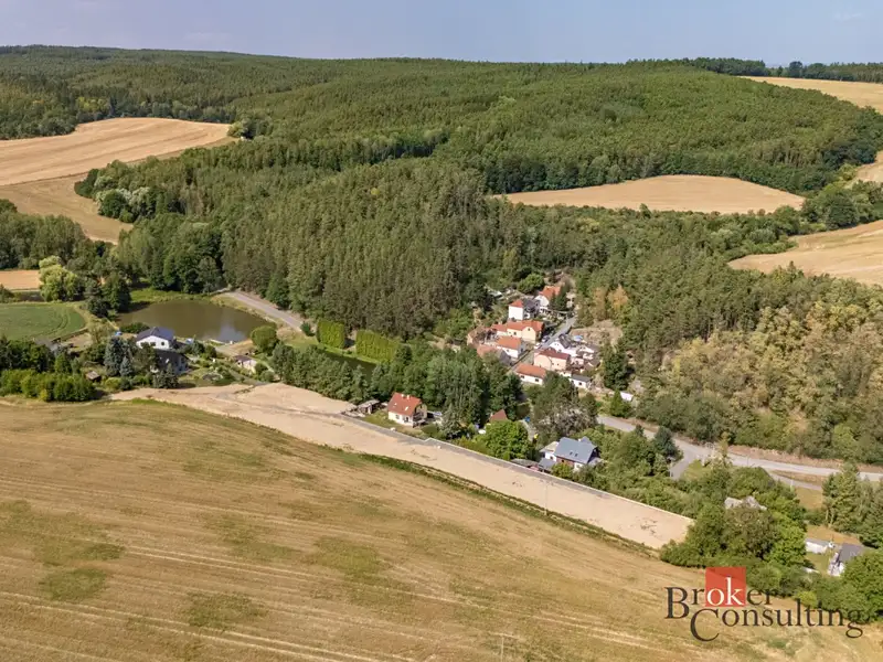 Prodej stavebního pozemku 801 m², Hromnice – náhled fotky 2