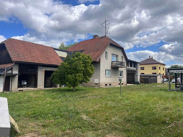 Prodej rodinného domu 292 m², pozemek 2466 m² – fotografie 2